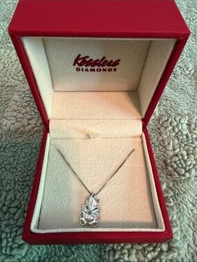 Kessler’s Silver Pendant Necklace